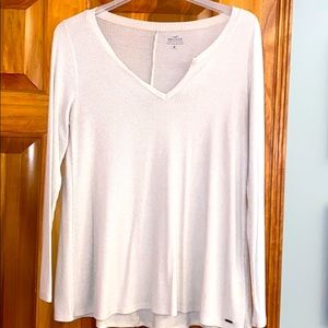 Long sleeve Hollister v neck